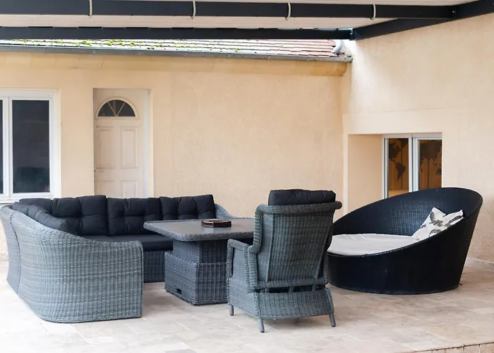 Le Retro Club 1980 Villa