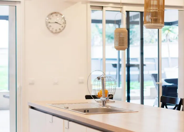 Le Retro Club 1980 Villa Champlay